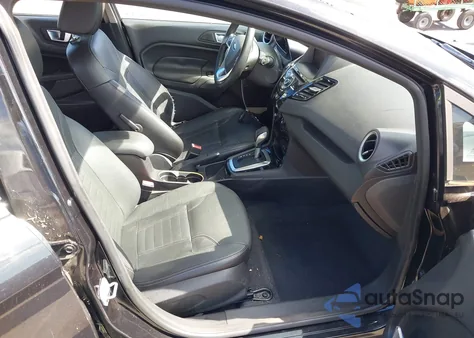 2014 Ford Fiesta Titanium z USA, uszkodzony, nr VIN 3FADP4FJ2EM133695